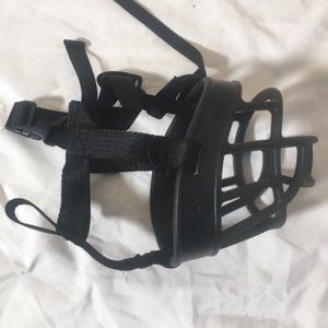 baskerville  dog muzzle ultra  size 5  NEW without box
